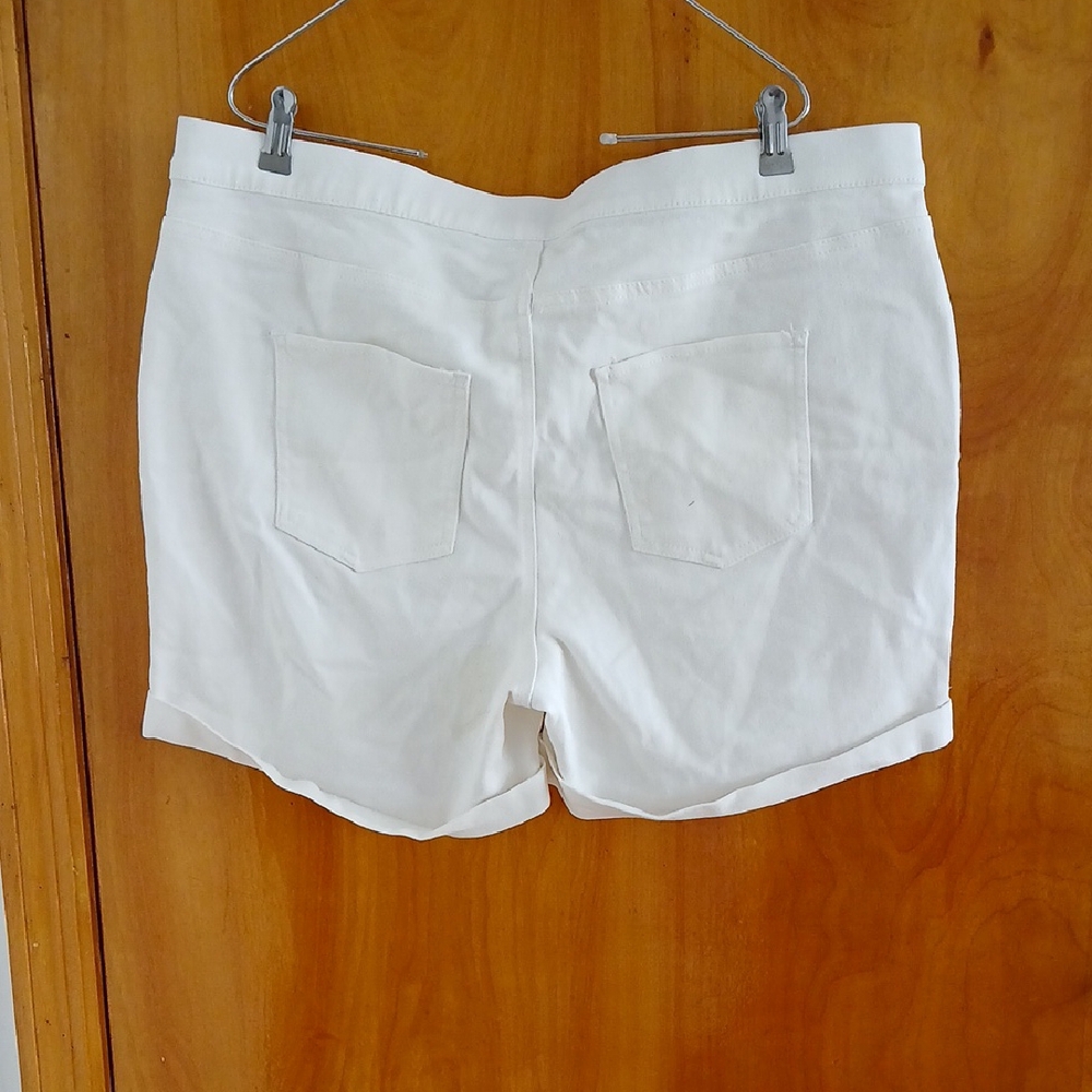 Just Be White Bermuda Shorts Casual Style - Picture 2 of 2